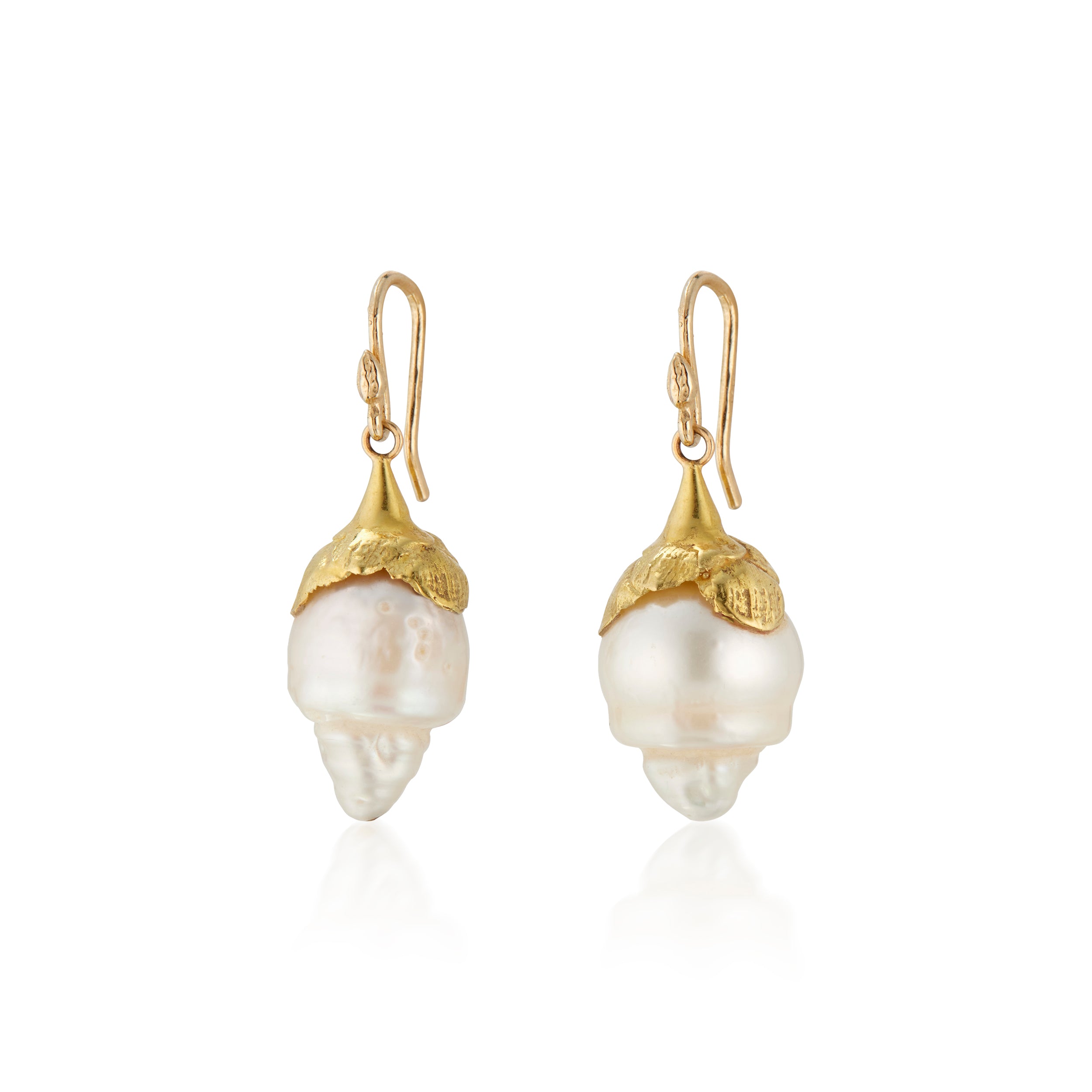 Unique White South Sea 18k KT Petal Cap