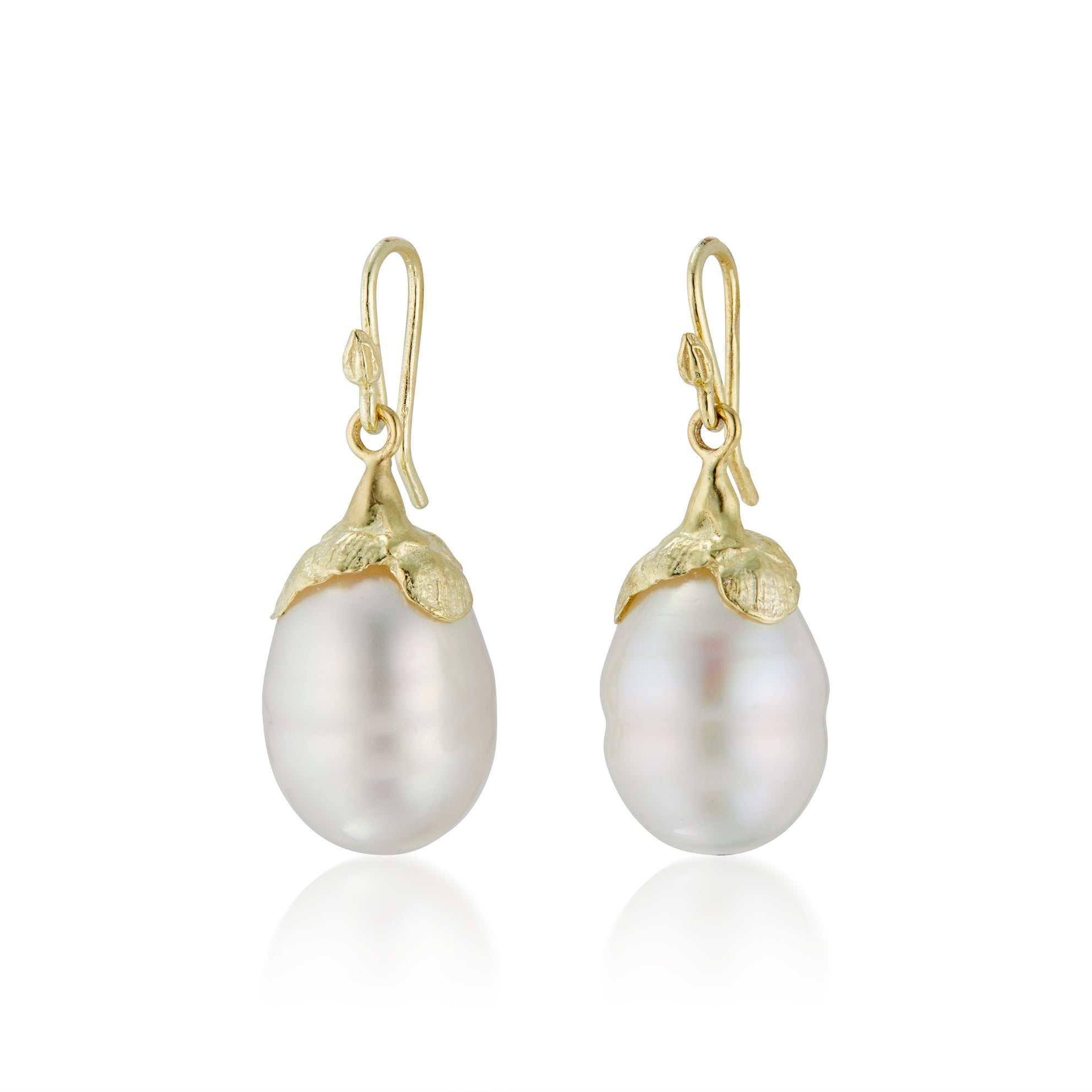 White South Sea 18k Kt Petal Cap Earring