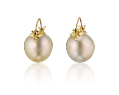 Creamy Golden Drop Shaped South Sea 18k Flyer