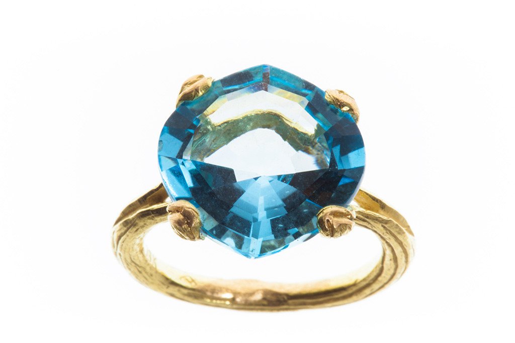 Blue Topaz Petal Prong Eye ring